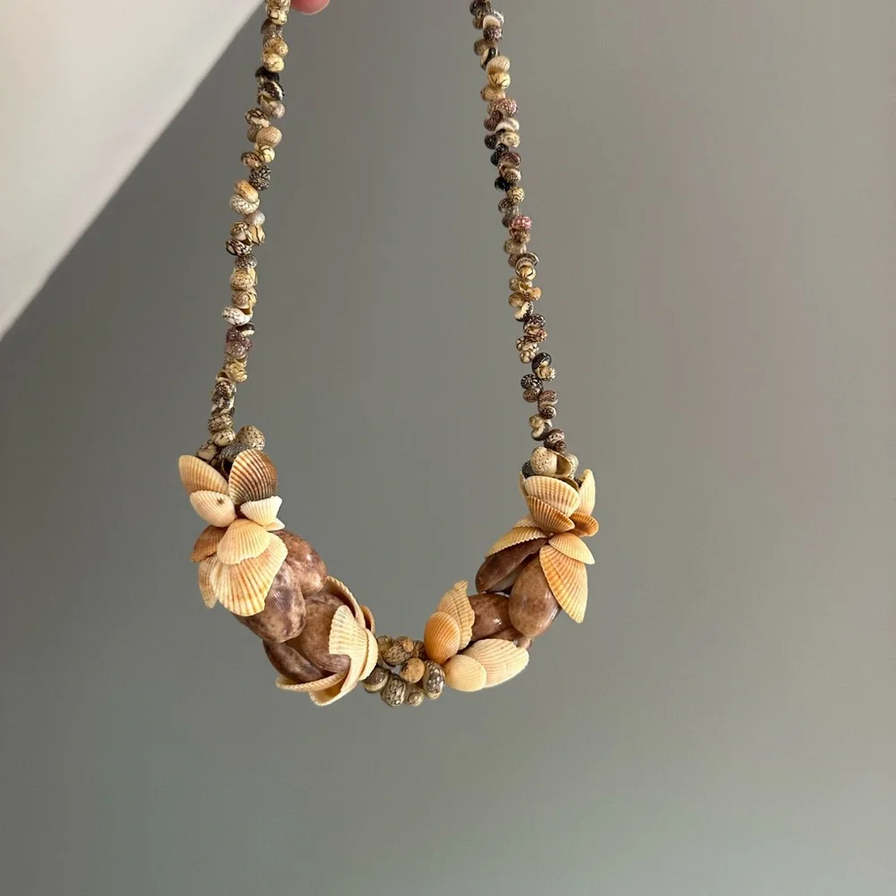 Intricate Australian Shell Lei